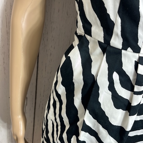 NWT Express Zebra Mini Dress - Picture 5 of 12